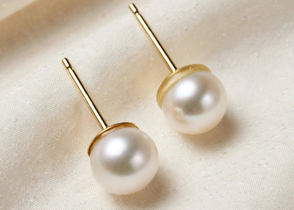 9K Yellow Gold and Pearl Stud Earrings