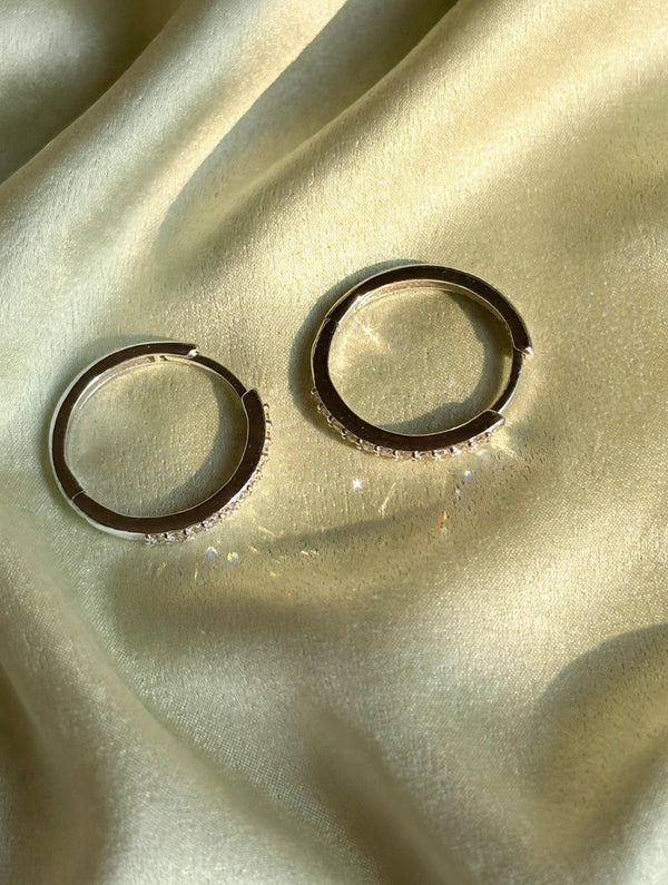 9K White Gold 0.17ct Lab Diamond Huggie Hoop Earrings (16mm)