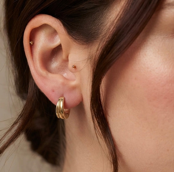 9K Yellow Gold Wide Ribbed Gold Huggie Earrings