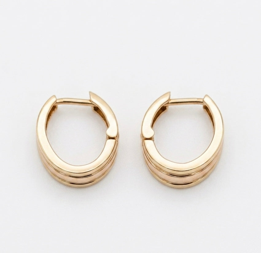 9K Yellow Gold Wide Ribbed Gold Huggie Earrings