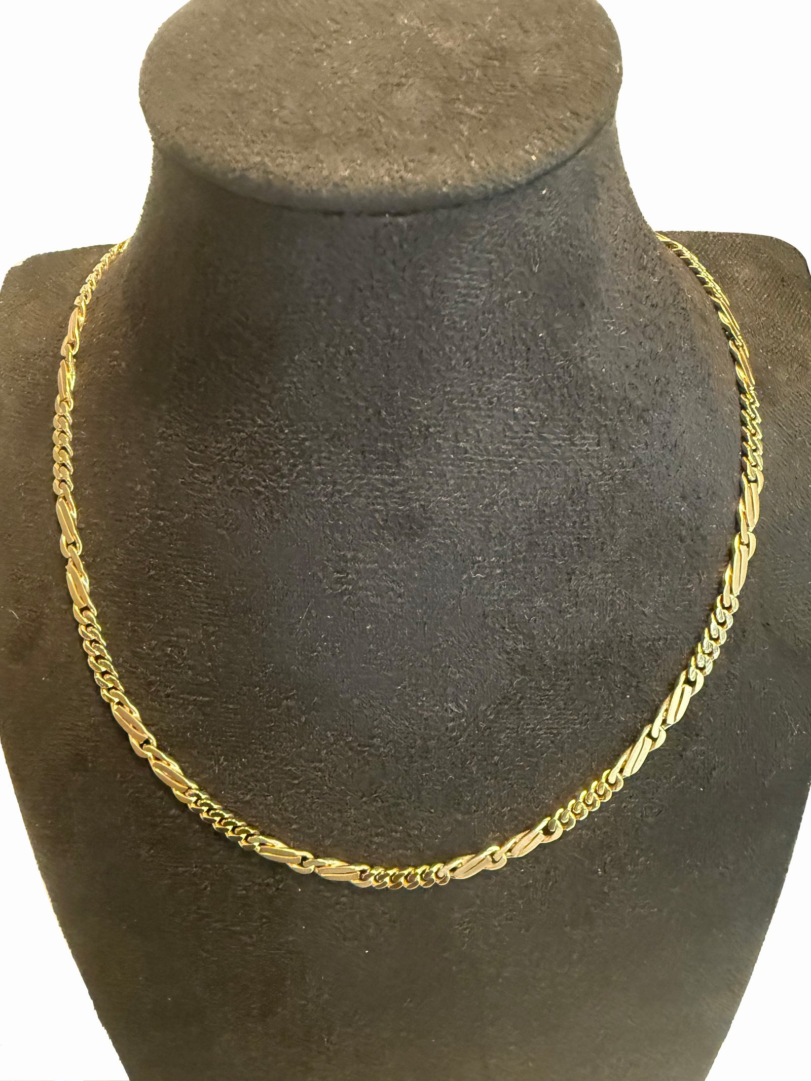 9K Yellow Gold Alternating Figaro Link Chain Necklace