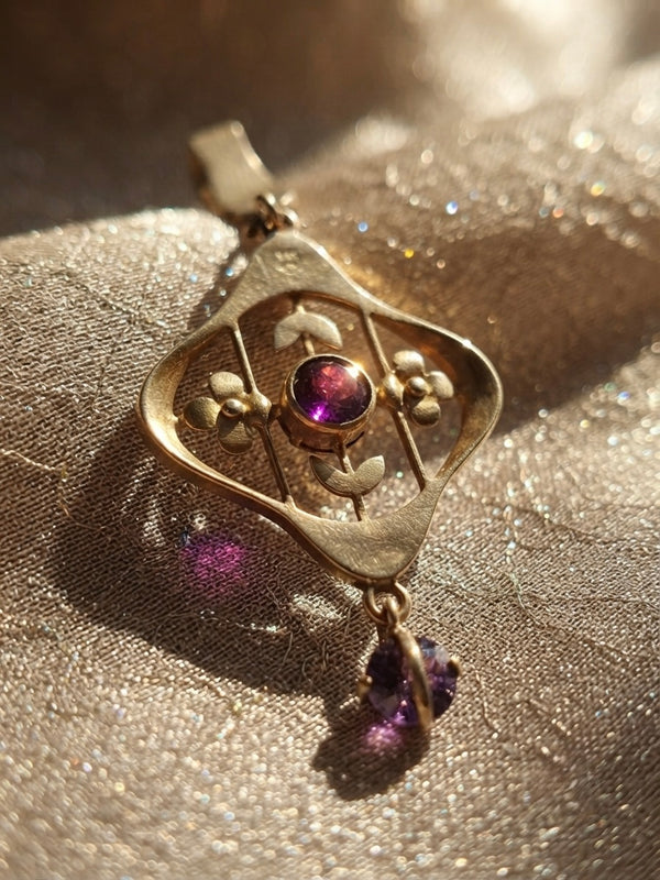 9K Yellow Gold Vintage Amethyst Openwork Drop Pendant