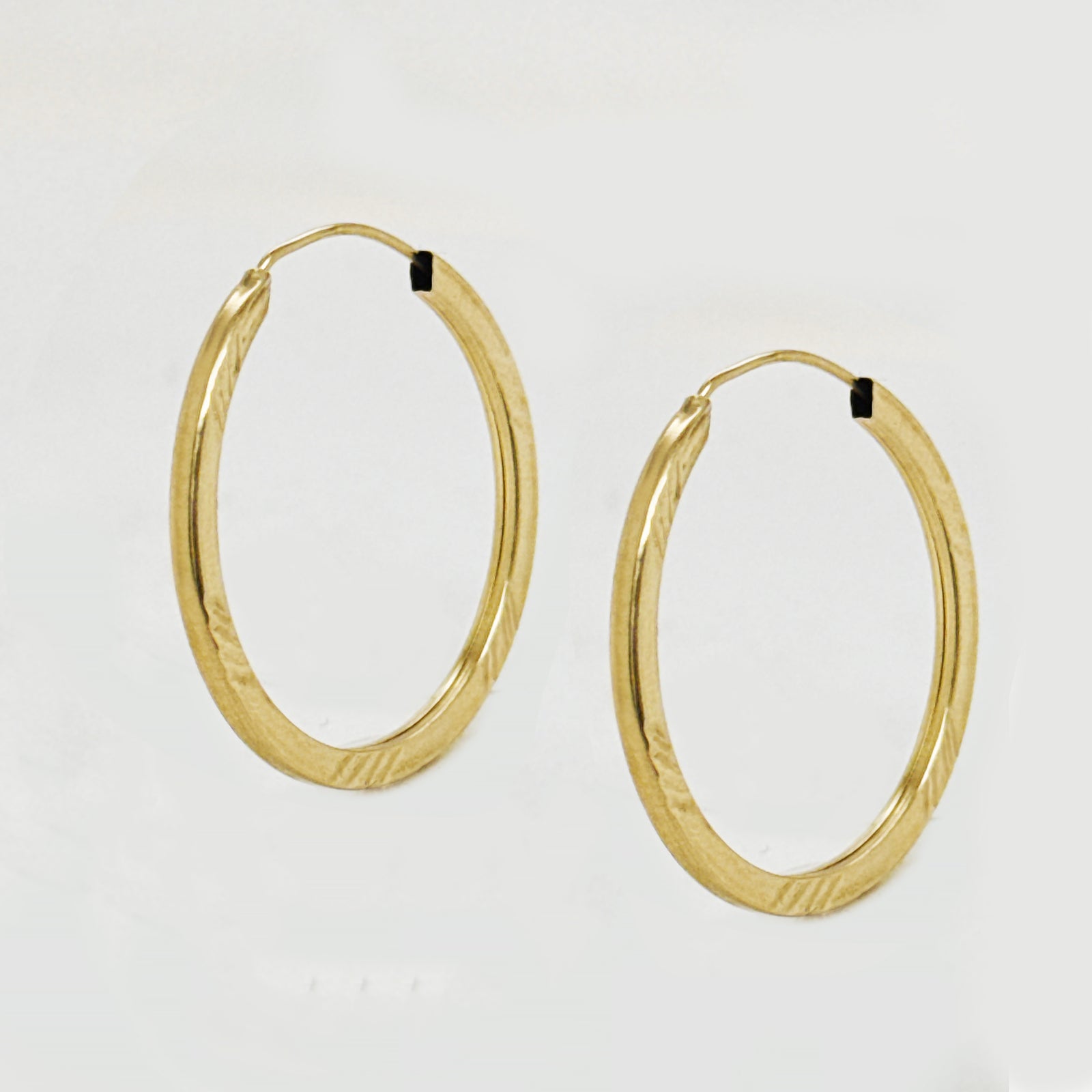 9K Yellow Gold Diamond-Cut Patterned Hoop Earrings