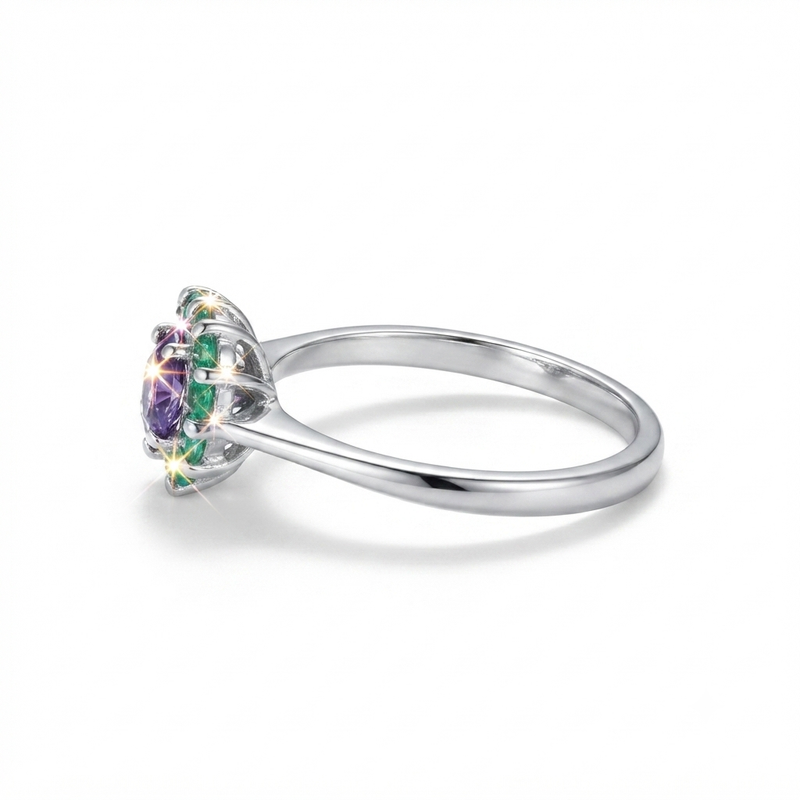 18K White Gold Heart Shaped Amethyst &amp; Emerald Vintage Dress Ring