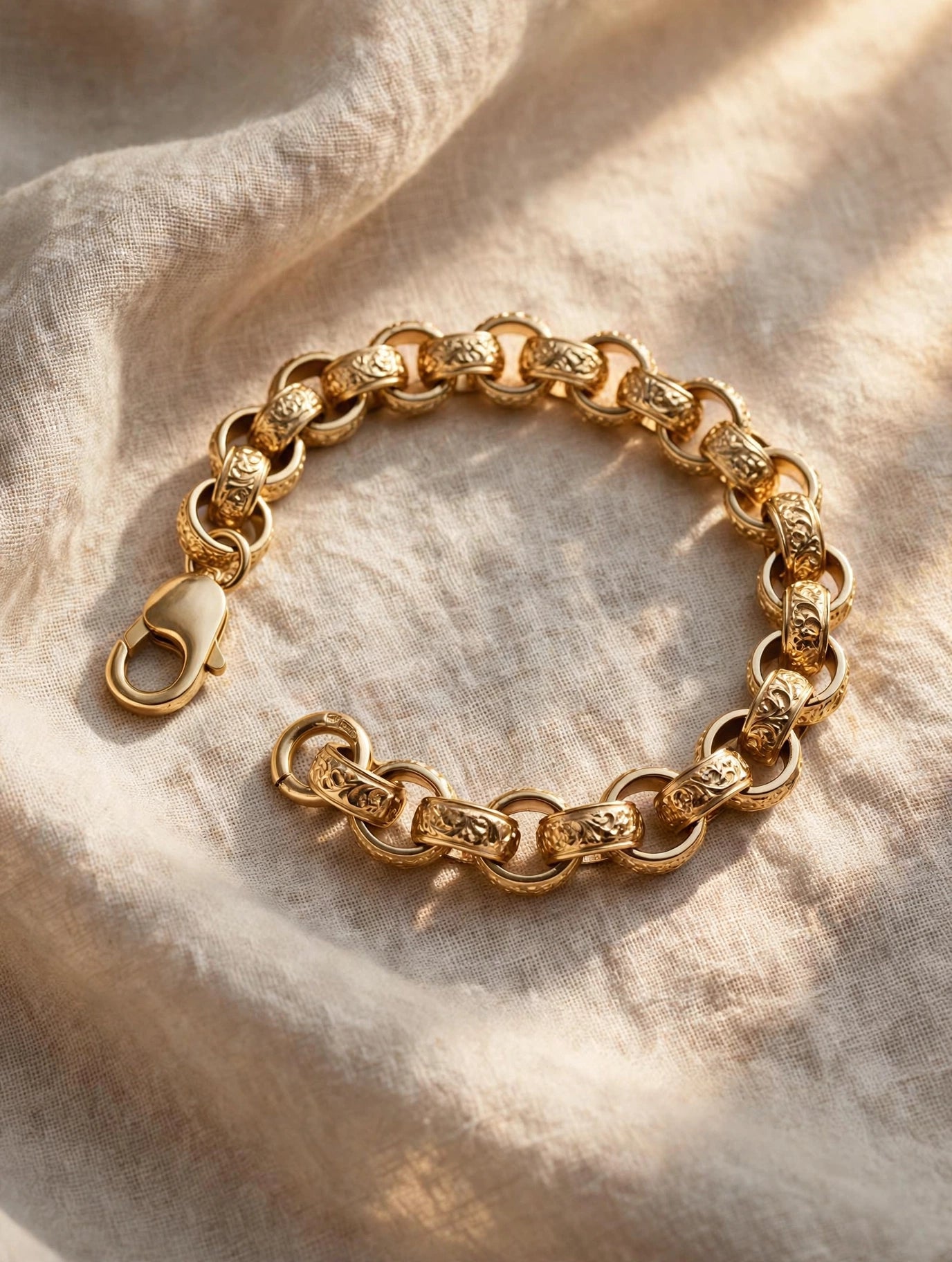 9K Yellow Gold Hand-Engraved Scroll Belcher Bracelet 7,5''