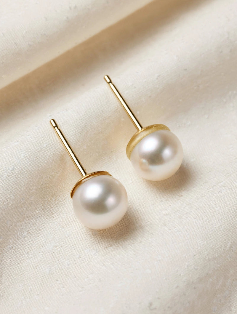 9K Yellow Gold and Pearl Stud Earrings