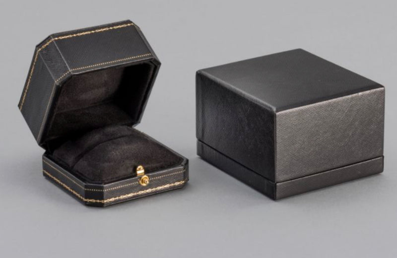 Diamond flower circle ring